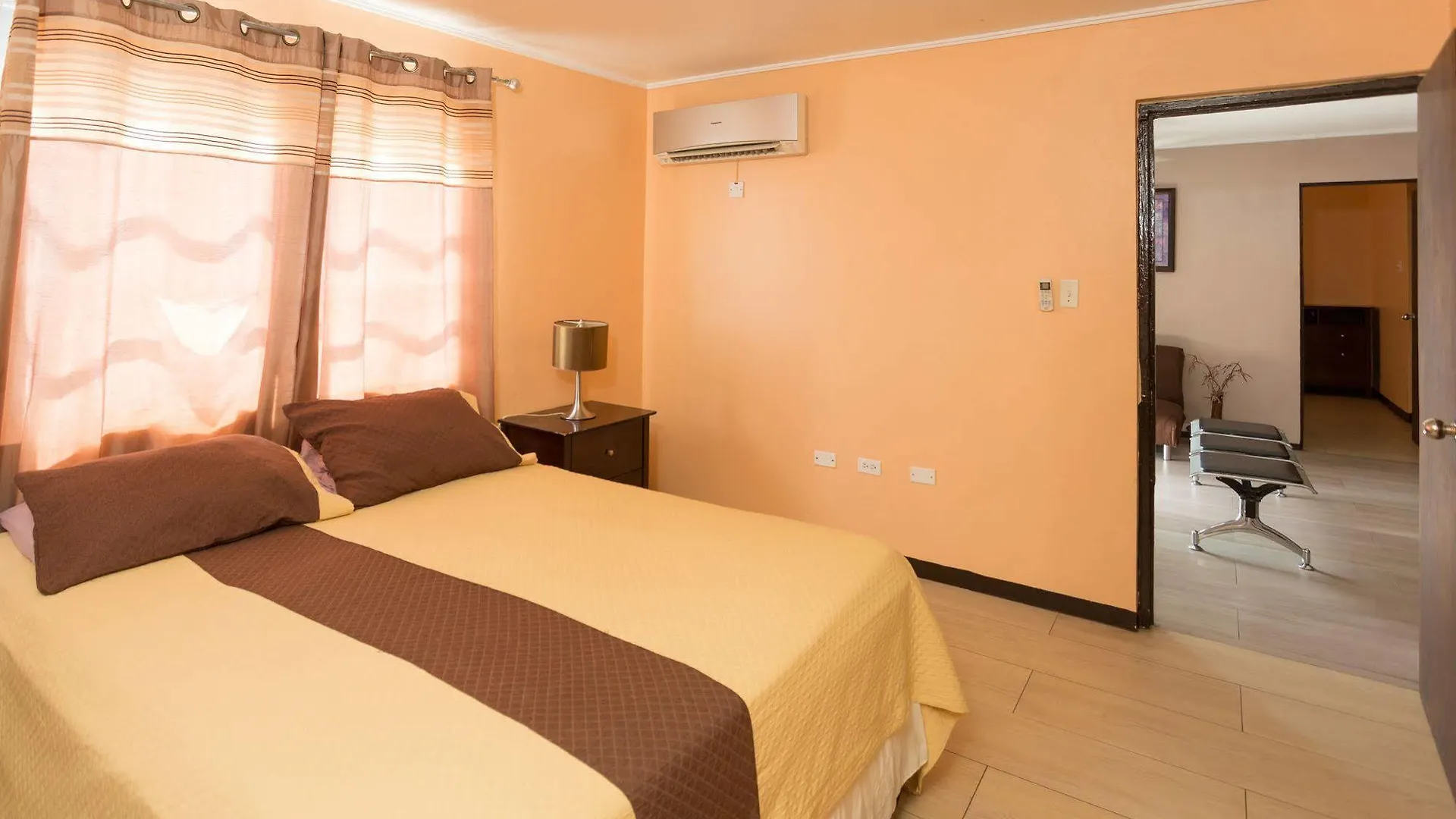 New Kingston Guest Apartments II ג'מייקה